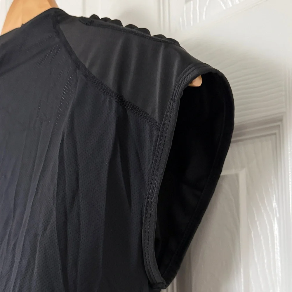 TUOYR Men’s Football Padded Shirt - Compression Adult Vest - Protective - Picture 15 of 16